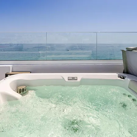 شقة Sandora Pearl - Sea View Penthouse With Jacuzzi, Steps From The & Old Town البوفيرا